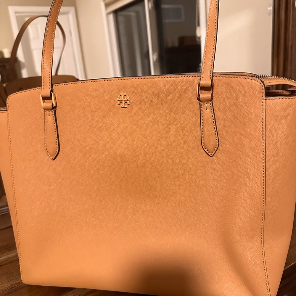 New Tory Burch tote bag with laptop sleeve inside